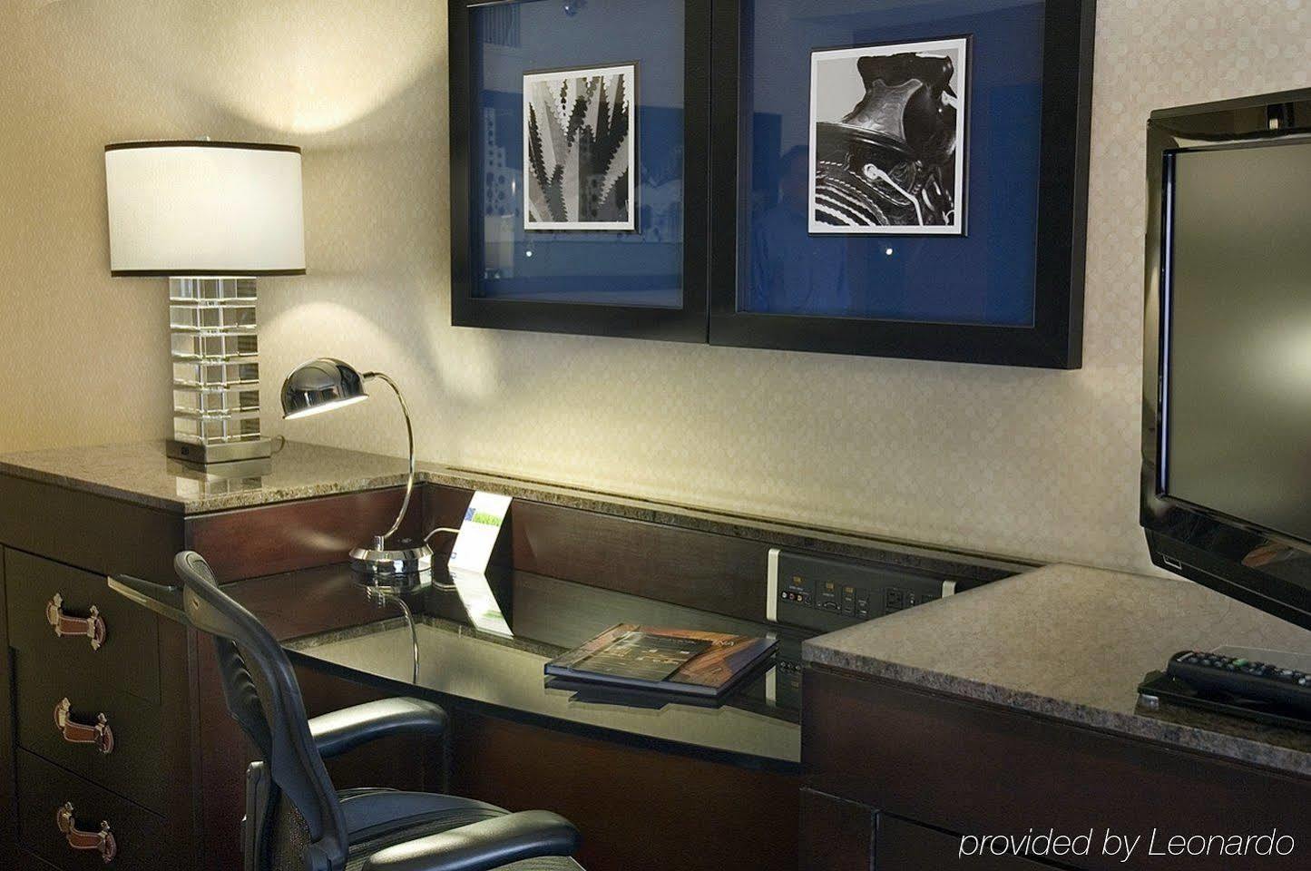 Renaissance Phoenix Downtown Hotel Konforlar fotoğraf